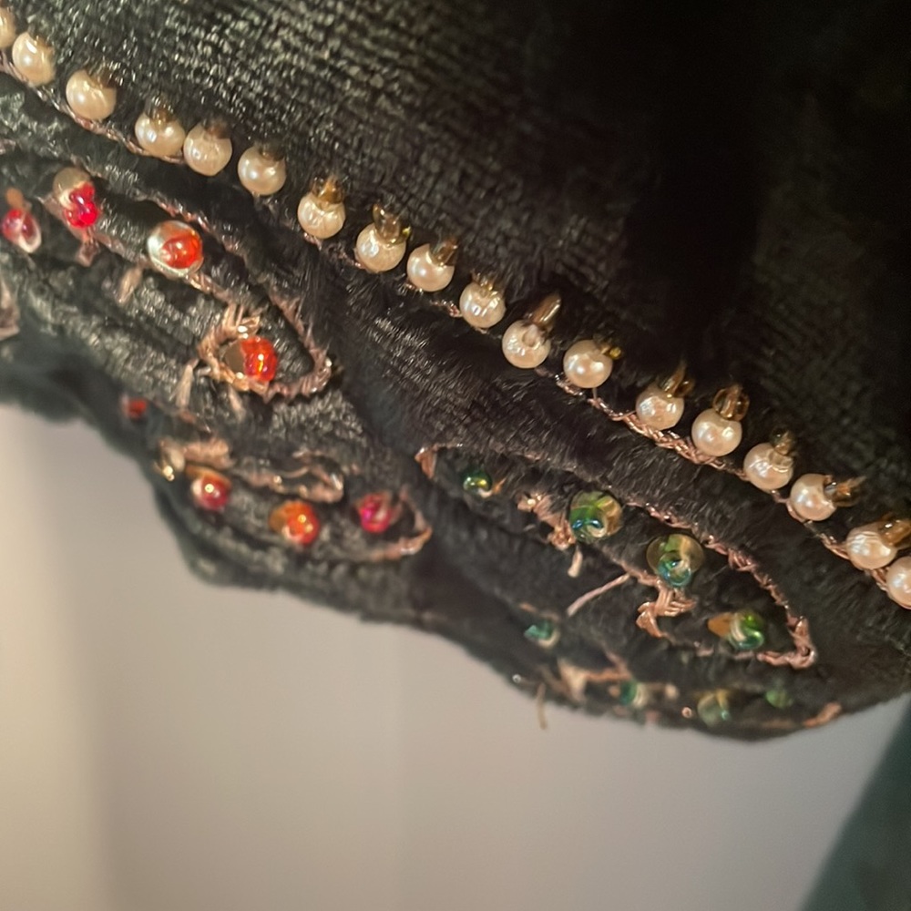 Soft surroundings dark green velvet jacket on petite medium - Picture 5 of 6